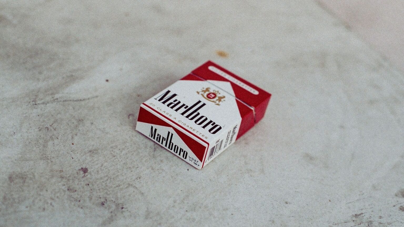 marlboro skinny cigarettes Red French Marlboro red vs American